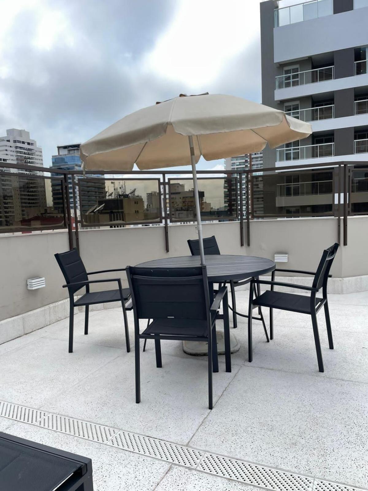 Flat No Hotel Cosmopolitan Com Estacionamento Gratis E Piscina سانتوس المظهر الخارجي الصورة